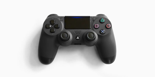 ゲーミングコントローラーおすすめ5選|PS5・Switch・PC対応モデルを比較【2026年】